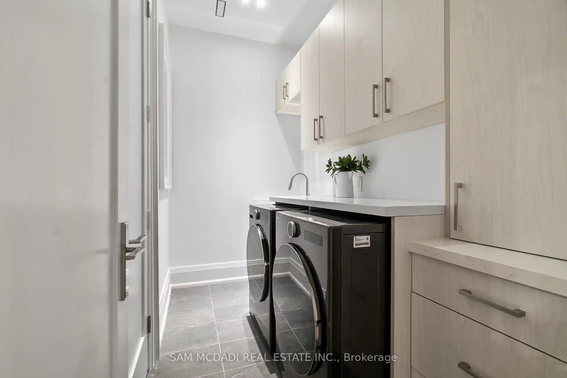 84 Pebbleridge Place, Oakville (W12792798) – image 33