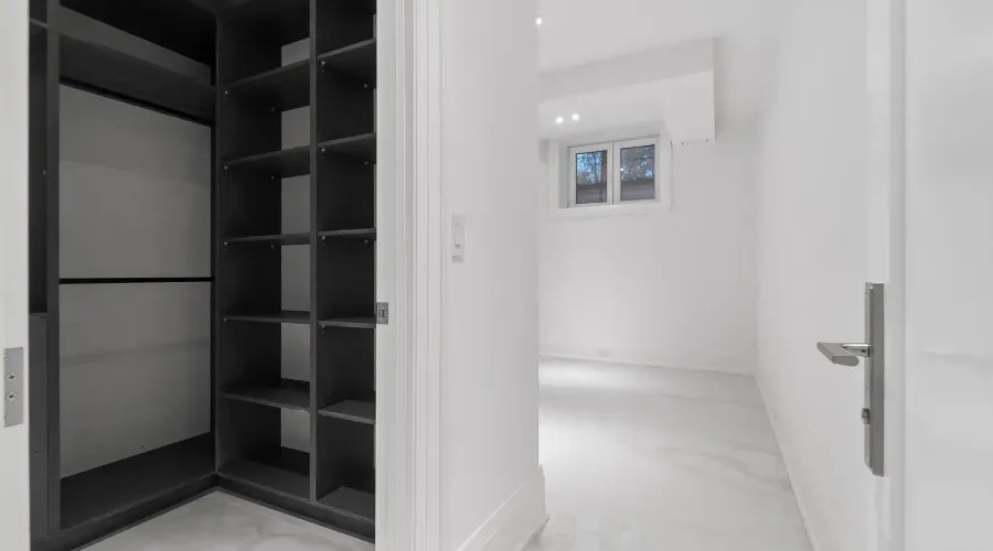 84 Pebbleridge Place, Oakville, Ontario, L6K 3Y4, Canada, 4 Bedrooms Bedrooms, ,9 BathroomsBathrooms,Residential,For Sale,84 Pebbleridge Place,1898048