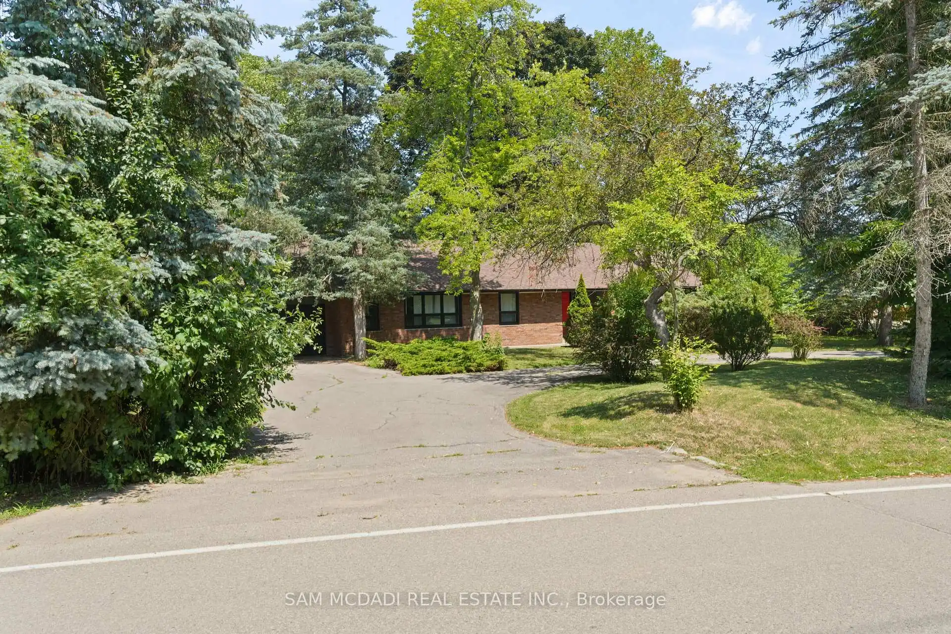 415 Country Club Crescent, Mississauga (W12816574) – image 10