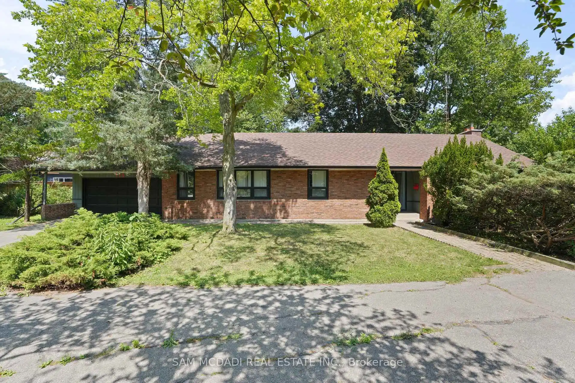 415 Country Club Crescent, Mississauga (W12816574) – image 11