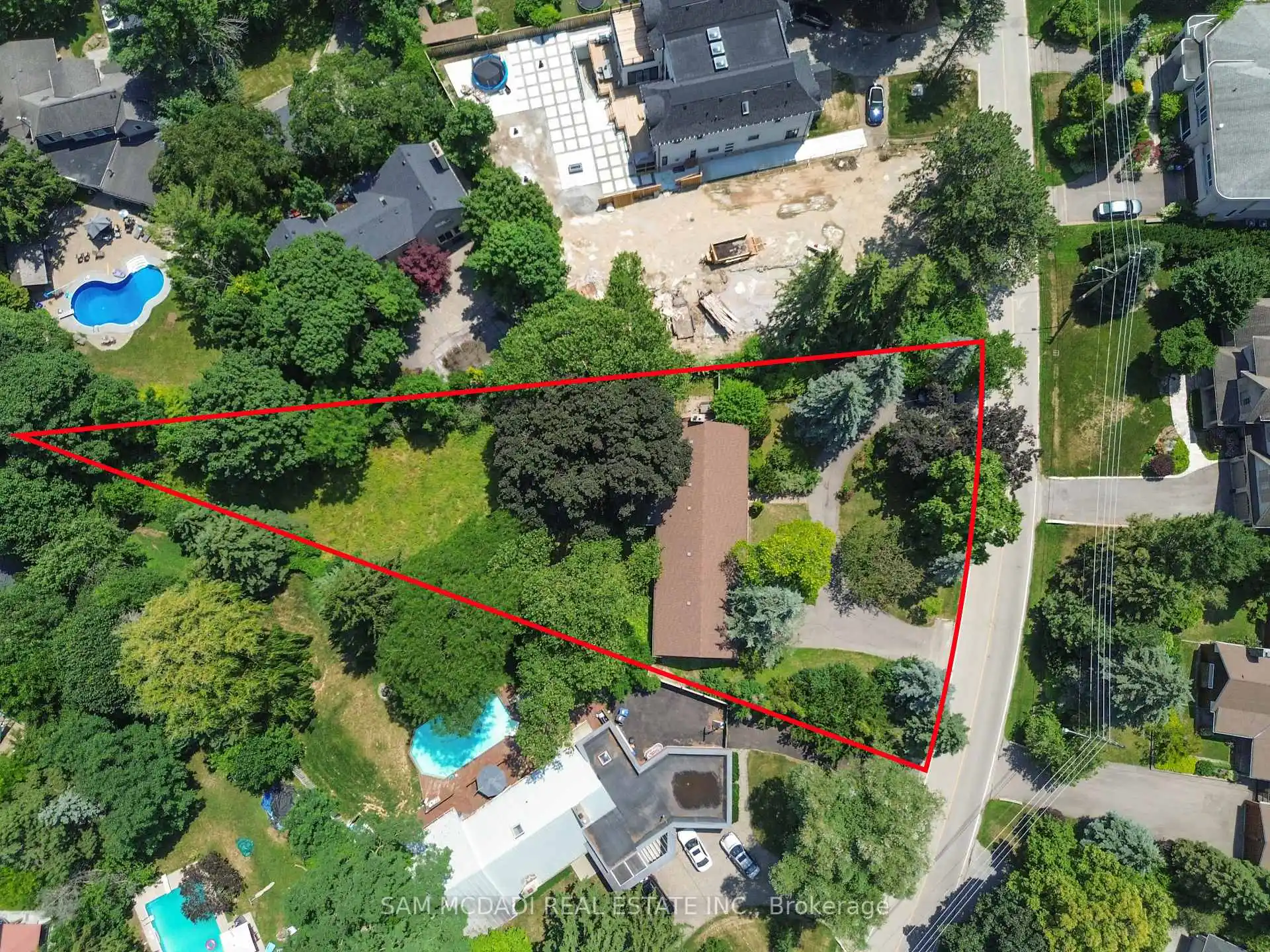 415 Country Club Crescent, Mississauga (W12816574) – image 6