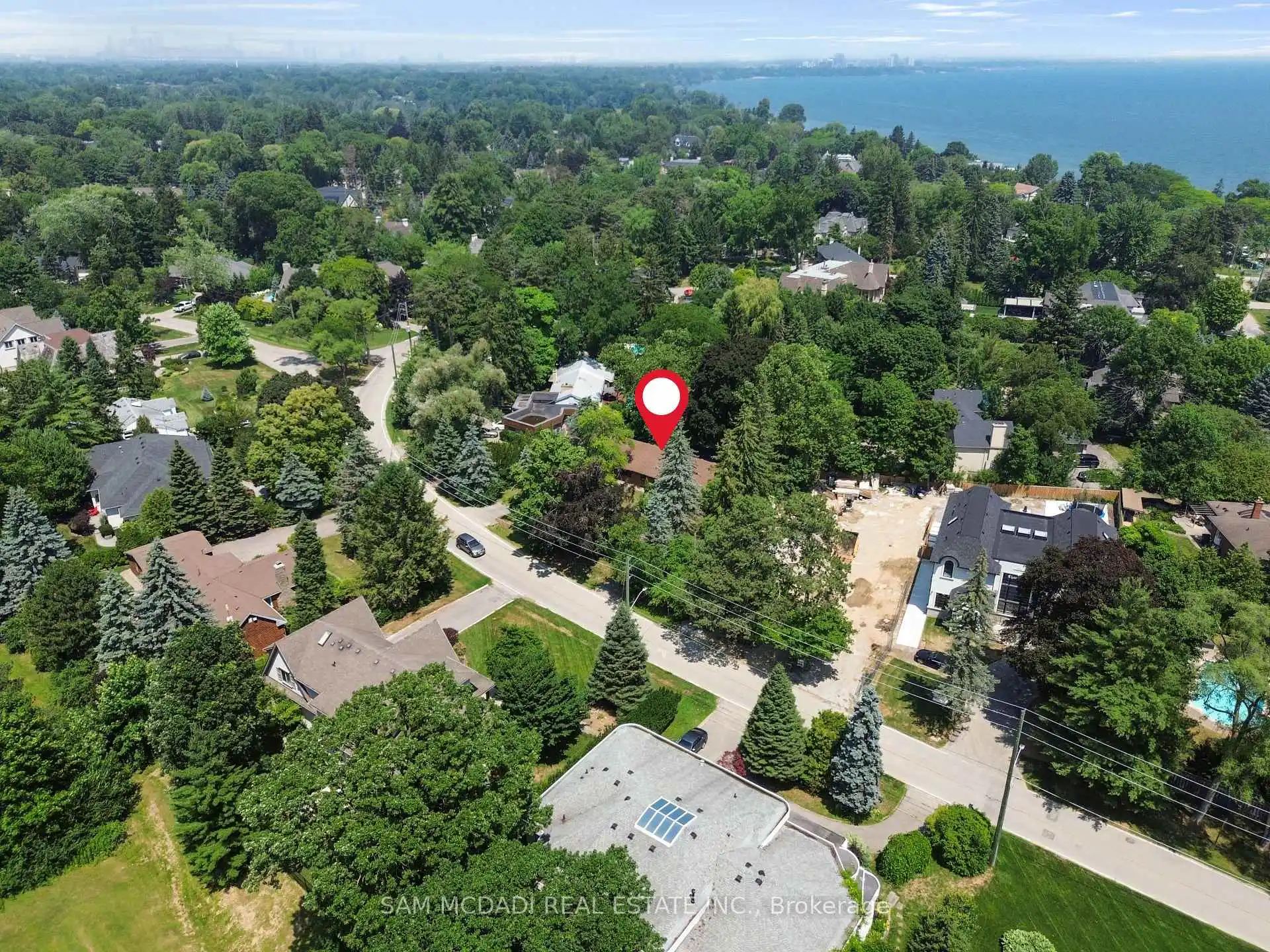 415 Country Club Crescent, Mississauga (W12816574) – image 9