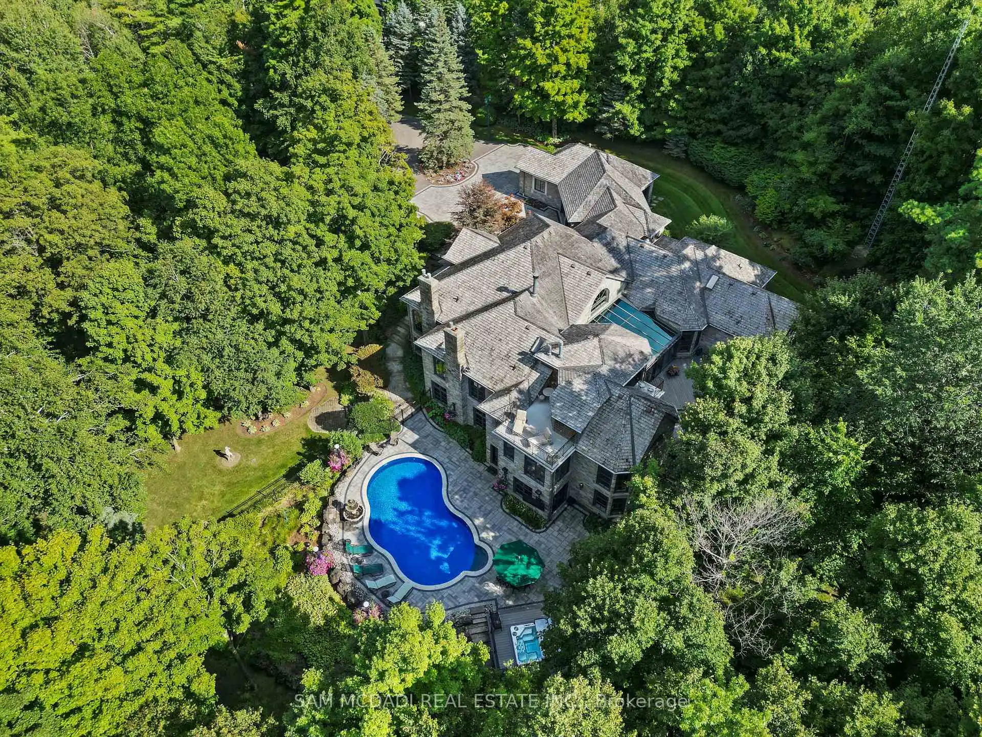 10140 Pineview Trail, Milton (W12551356) – image 1