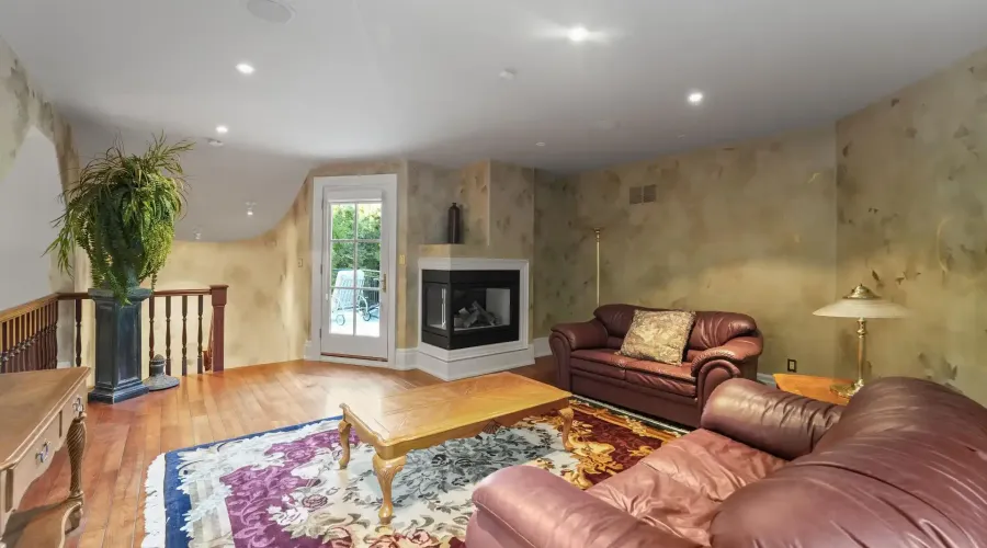 10140 Pineview Trail, Milton, Ontario, L0P 1B0, Canada, 3 Bedrooms Bedrooms, ,8 BathroomsBathrooms,Residential,For Sale,1933911