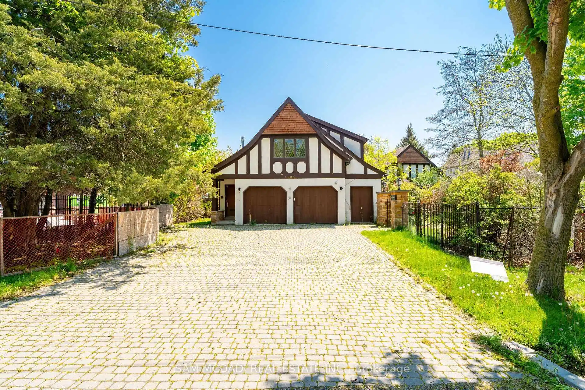 1588 Watersedge Road, Mississauga (W13042692) – image 2