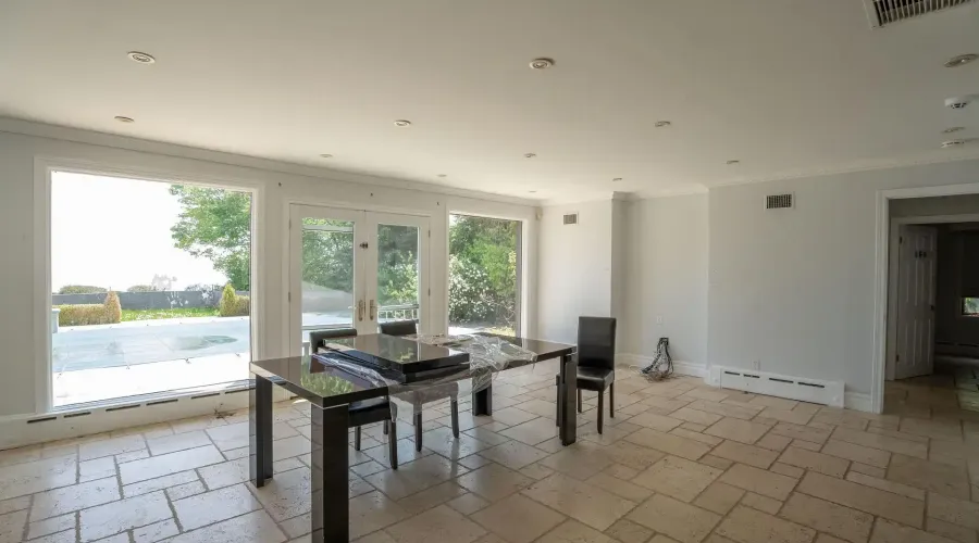 1588 Watersedge Road, Mississauga, Ontario, L5J 1A4, Canada, 3 Bedrooms Bedrooms, ,3 BathroomsBathrooms,Residential,For Sale,1588 Watersedge Road,1941149