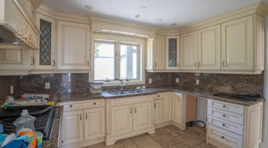 1588 Watersedge Road, Mississauga, Ontario, L5J 1A4, Canada, 3 Bedrooms Bedrooms, ,3 BathroomsBathrooms,Residential,For Sale,1588 Watersedge Road,1941149
