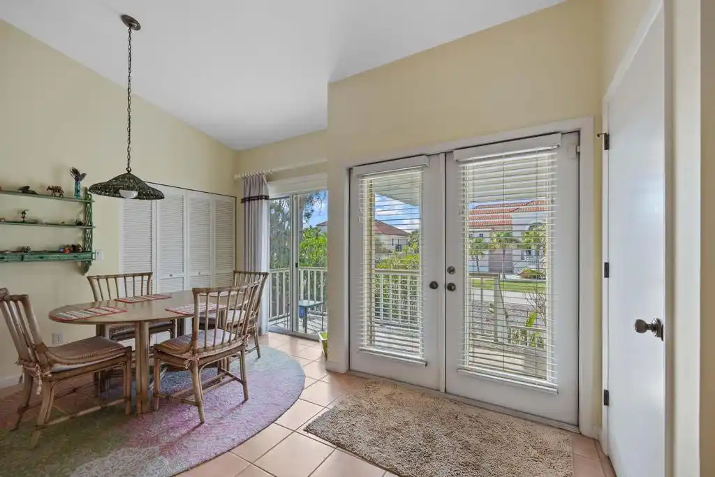TROPICAL RETREAT – image 6