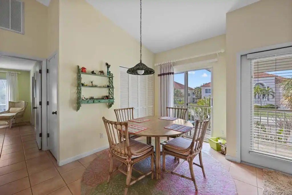 TROPICAL RETREAT – image 15