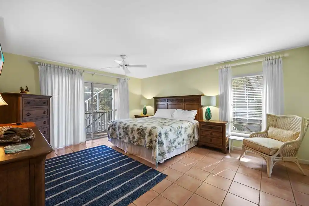 TROPICAL RETREAT – image 16