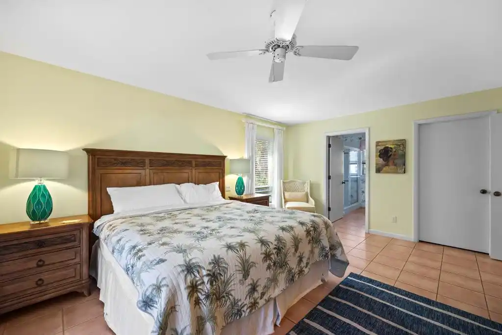 TROPICAL RETREAT – image 17