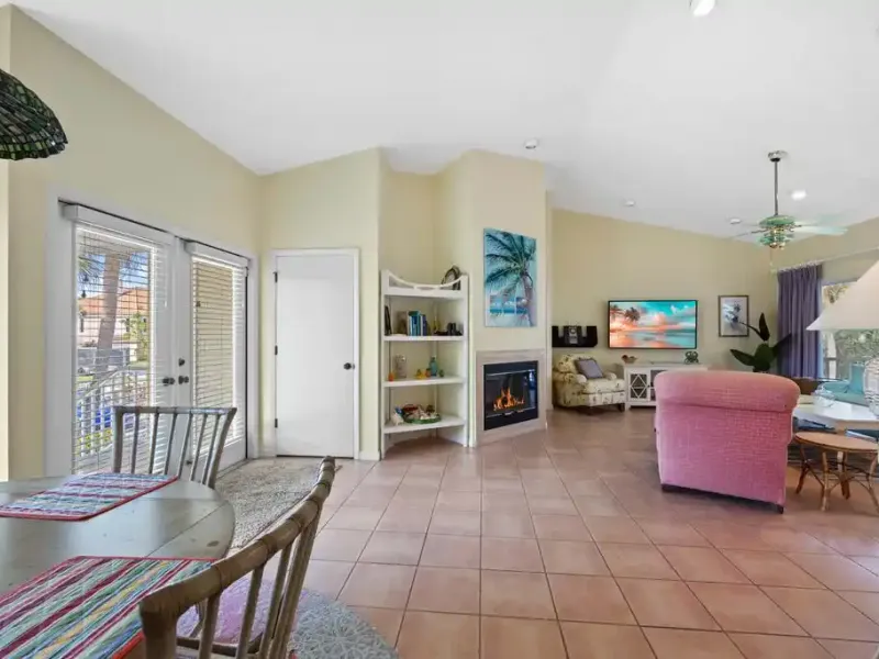 TROPICAL RETREAT – image 14