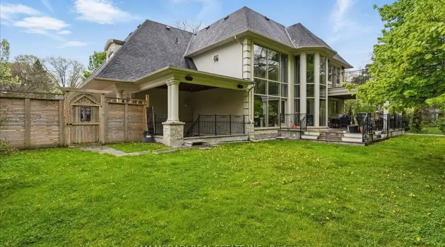 883 Parkland Avenue, Mississauga, Ontario, L5H 3G6, Canada, 4 Bedrooms Bedrooms, ,7 BathroomsBathrooms,Residential,For Sale,1943840
