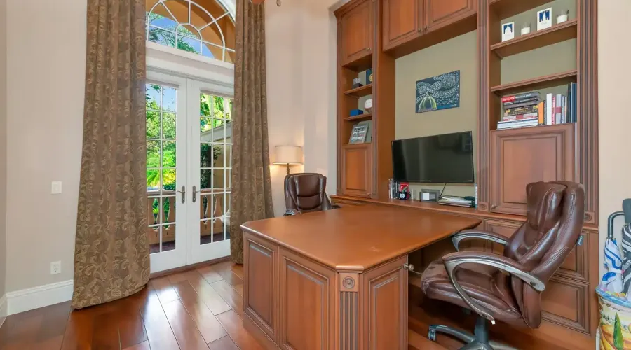 8305 Farington Court, Bradenton, Florida, 34202, United States, 4 Bedrooms Bedrooms, 12 Rooms Rooms,5 BathroomsBathrooms,Residential,For Sale,Farington,1945373