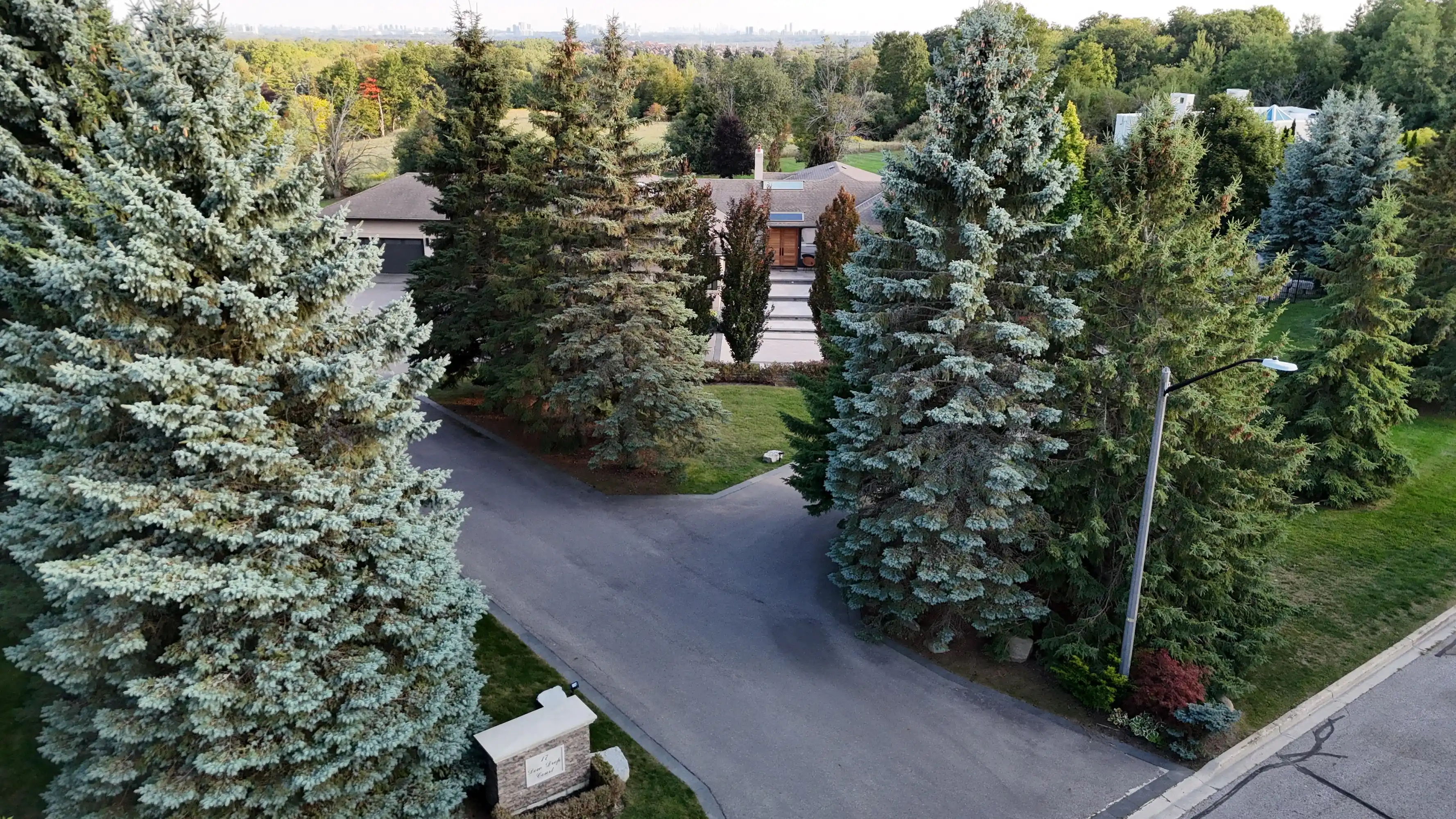 17 Dew Drop Crt, Vaughan – image 98