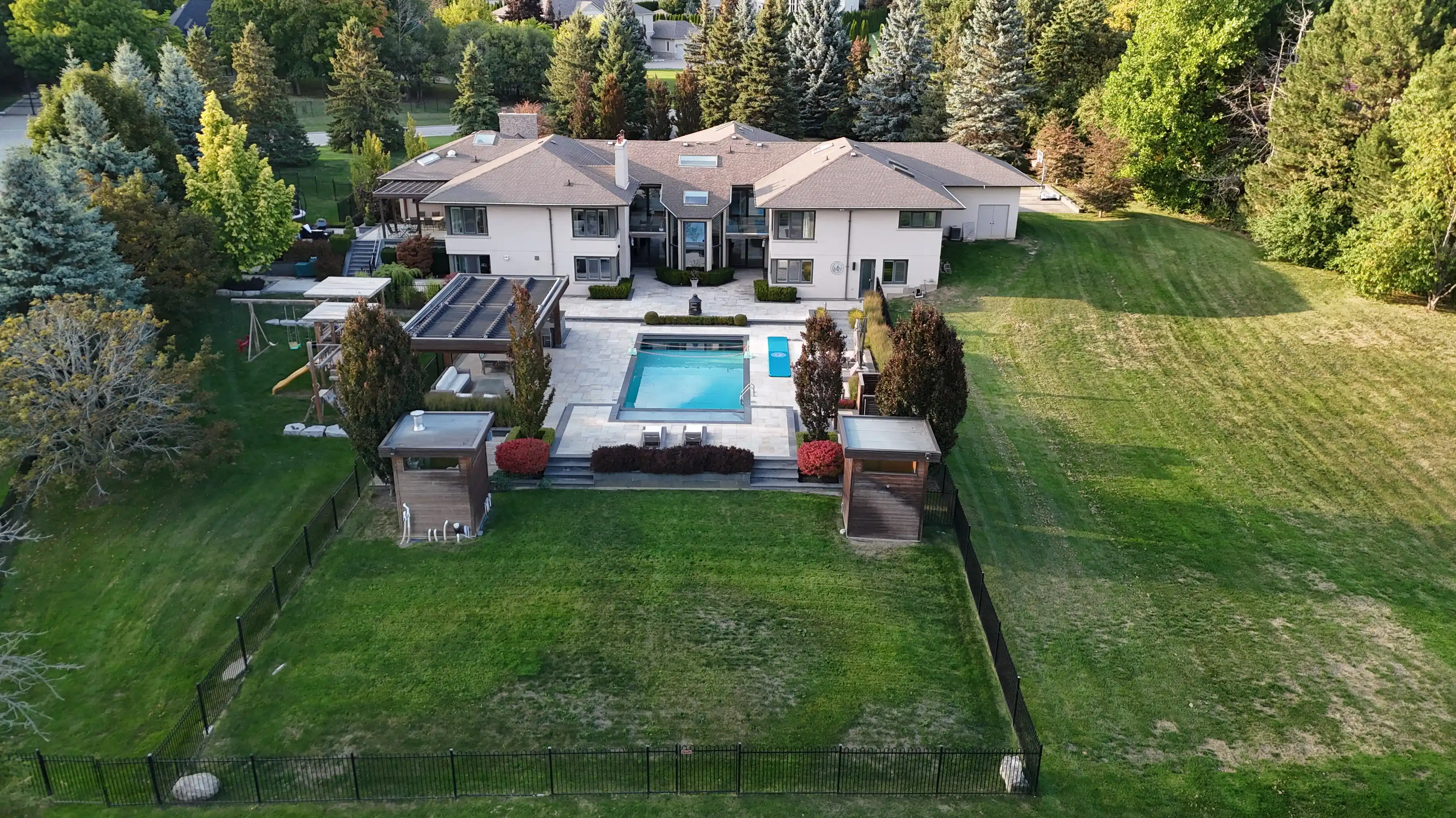17 Dew Drop Crt, Vaughan – image 105