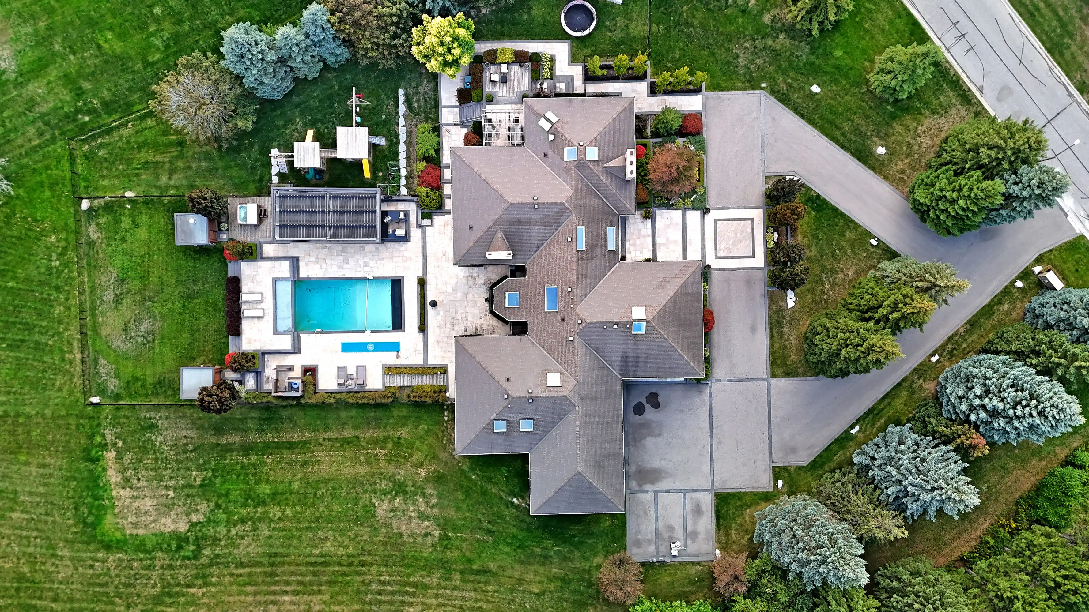 17 Dew Drop Crt, Vaughan – image 124