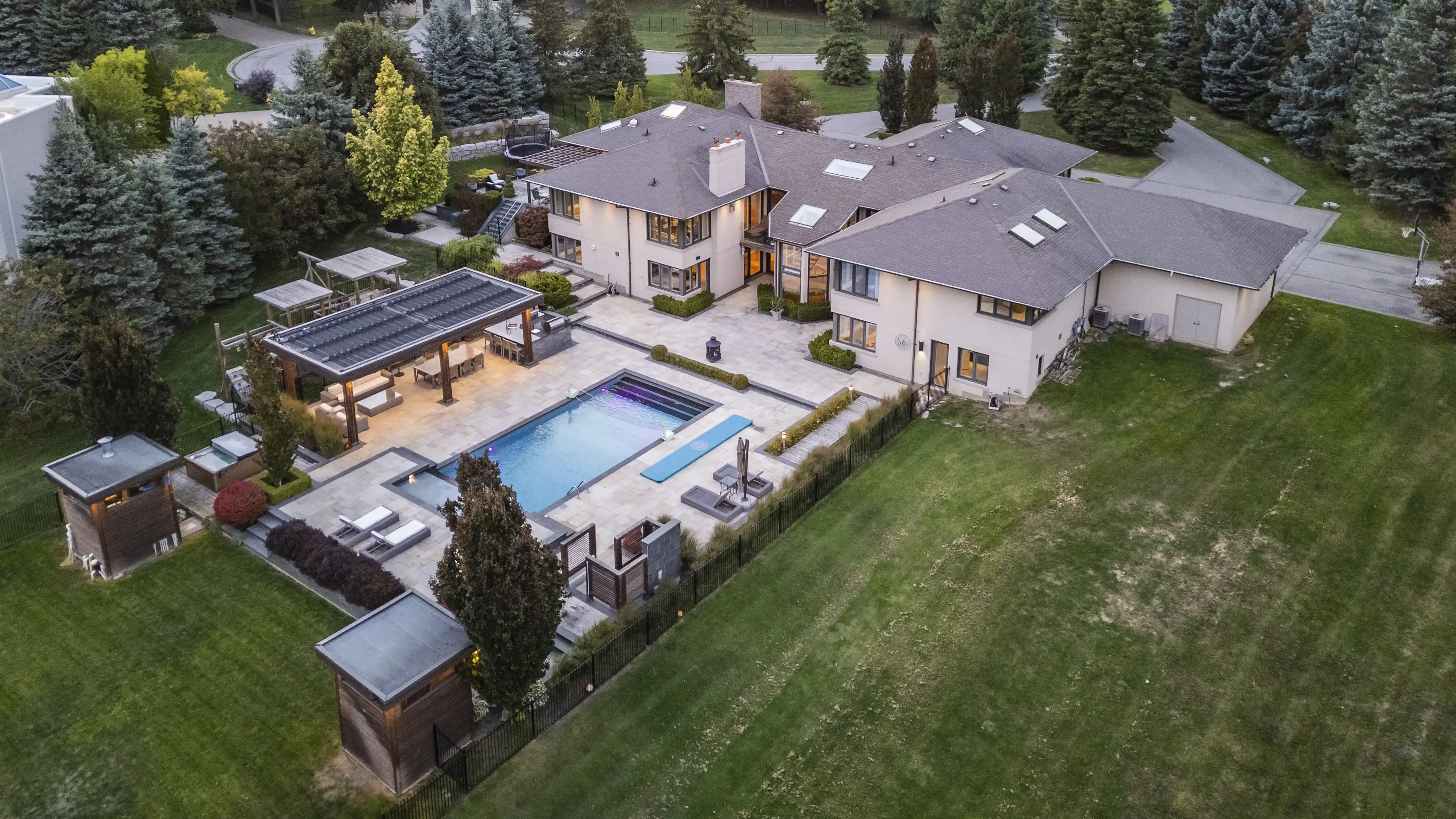 17 Dew Drop Crt, Vaughan – image 136