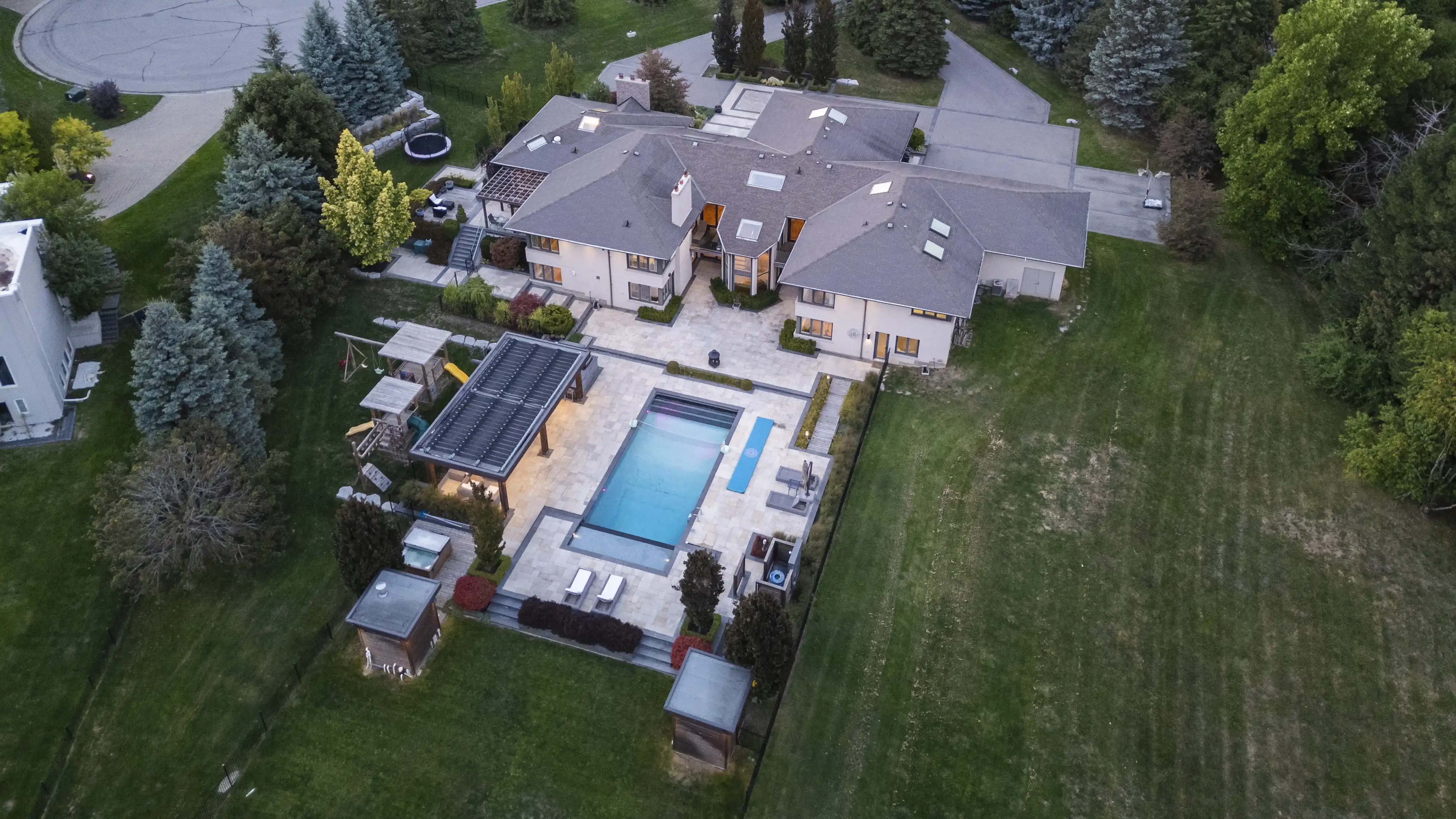 17 Dew Drop Crt, Vaughan – image 137