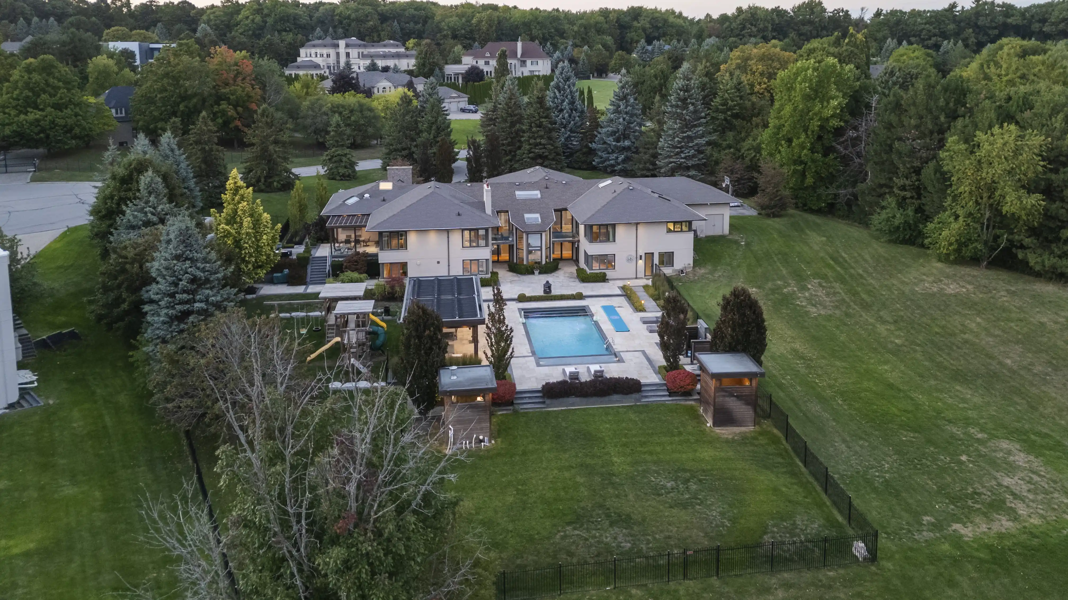 17 Dew Drop Crt, Vaughan – image 139