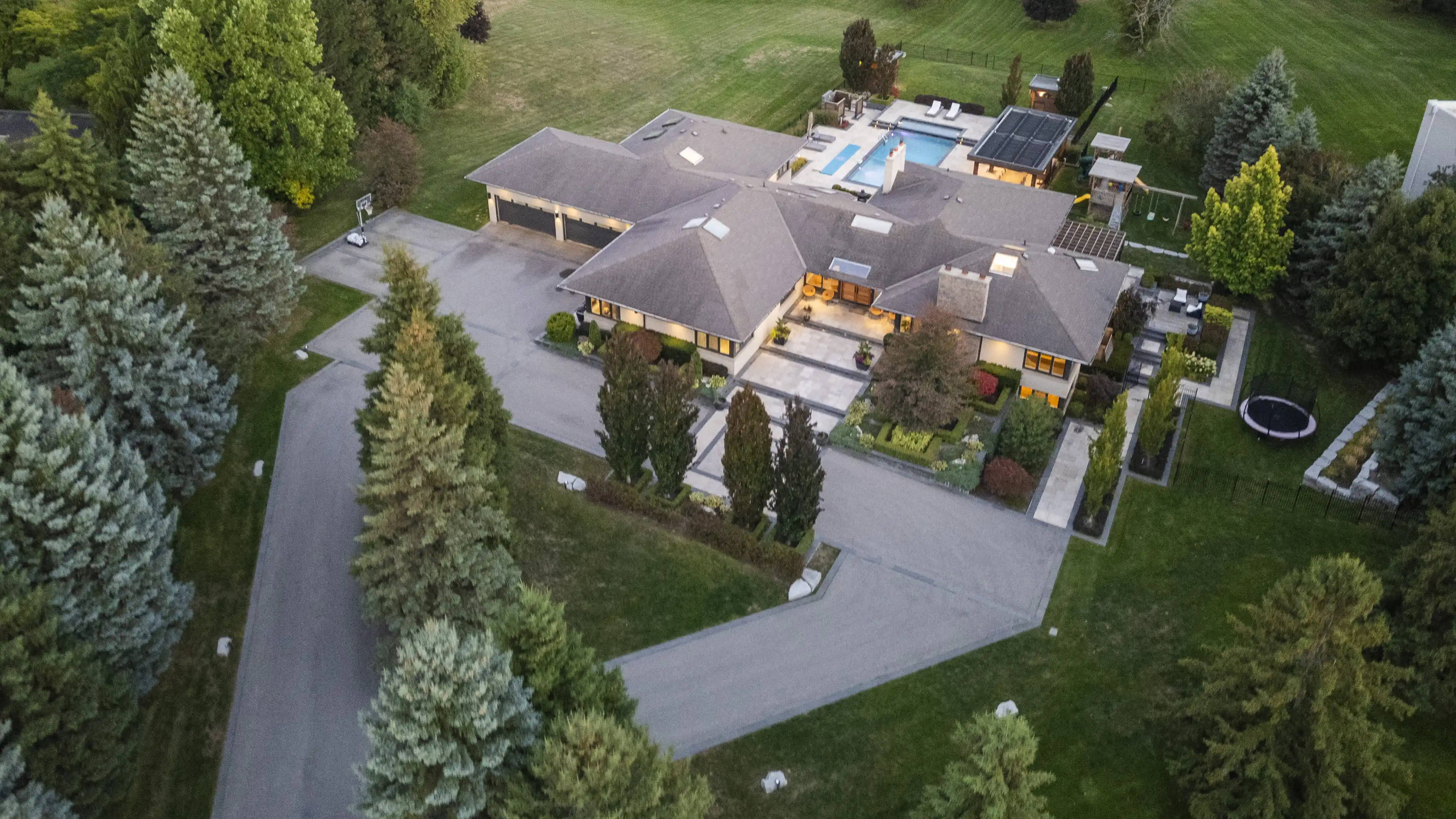 17 Dew Drop Crt, Vaughan – image 148