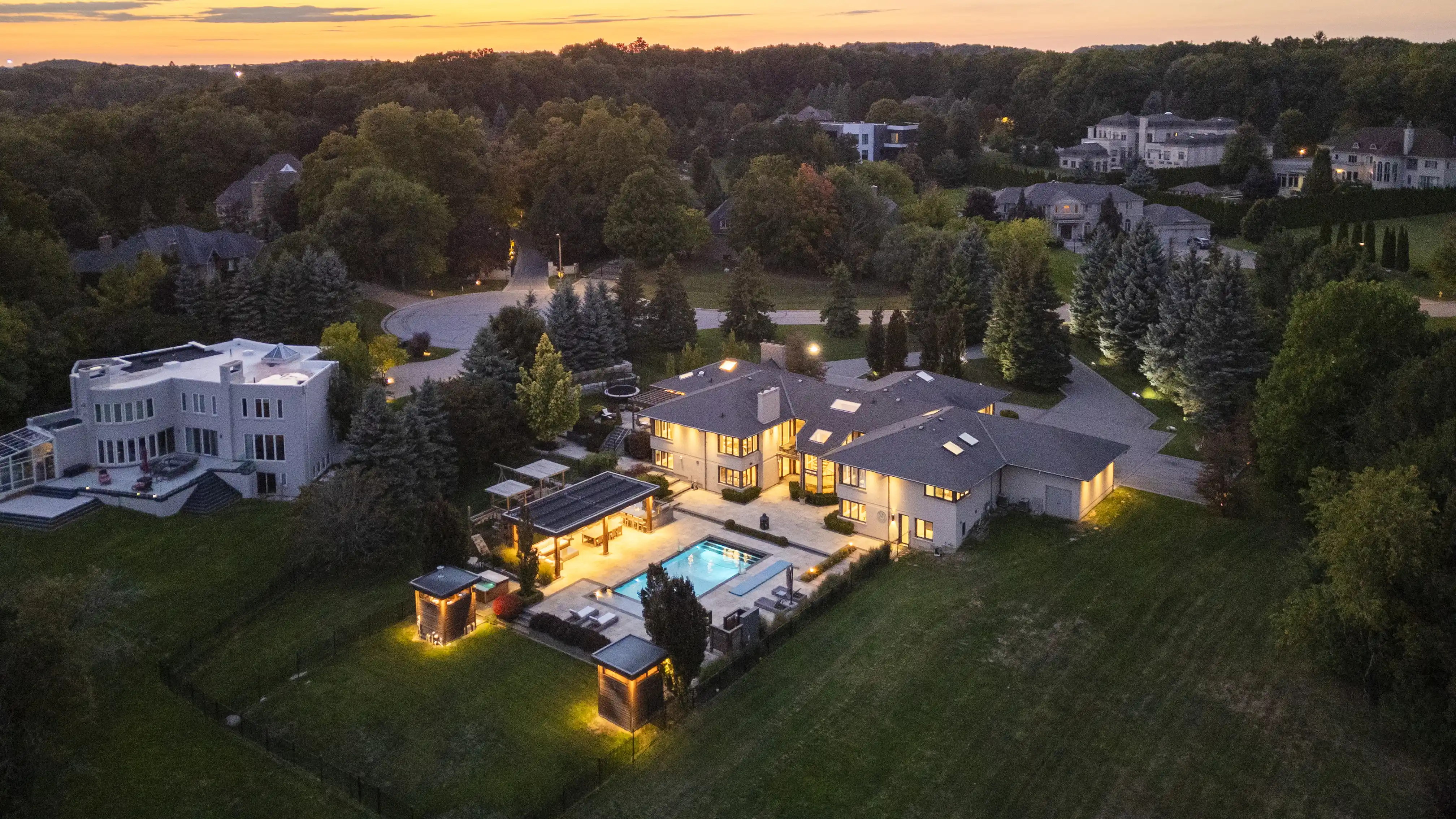 17 Dew Drop Crt, Vaughan – image 153