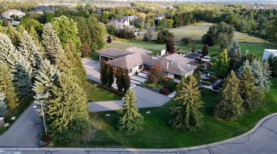 17 Dew Drop Crt, Vaughan, Ontario, L6A 1E9, Canada, 5 Bedrooms Bedrooms, 10 Rooms Rooms,6 BathroomsBathrooms,Residential,For Sale,Dew Drop,1952509