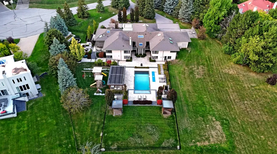 17 Dew Drop Crt, Vaughan, Ontario, L6A 1E9, Canada, 5 Bedrooms Bedrooms, 10 Rooms Rooms,6 BathroomsBathrooms,Residential,For Sale,Dew Drop,1952509