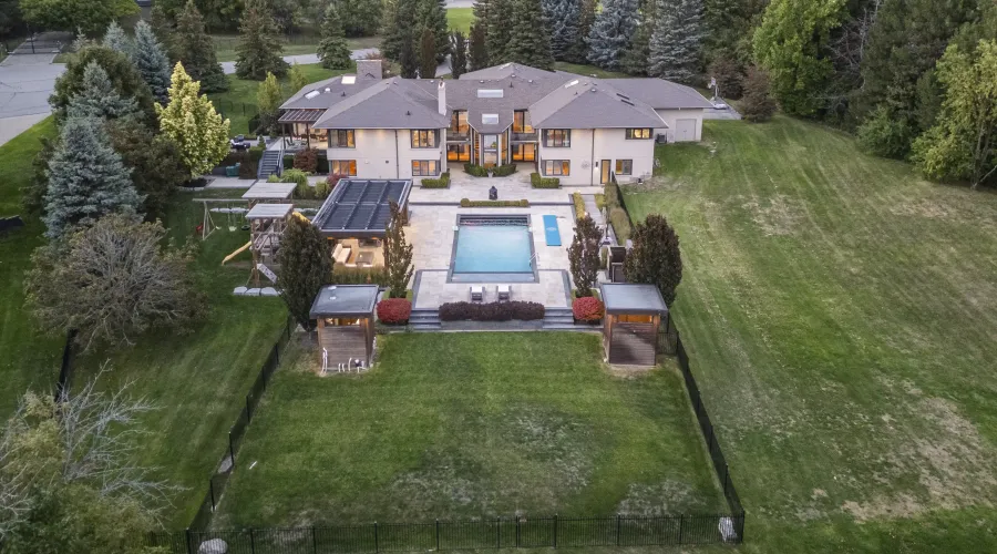 17 Dew Drop Crt, Vaughan, Ontario, L6A 1E9, Canada, 5 Bedrooms Bedrooms, 10 Rooms Rooms,6 BathroomsBathrooms,Residential,For Sale,Dew Drop,1952509