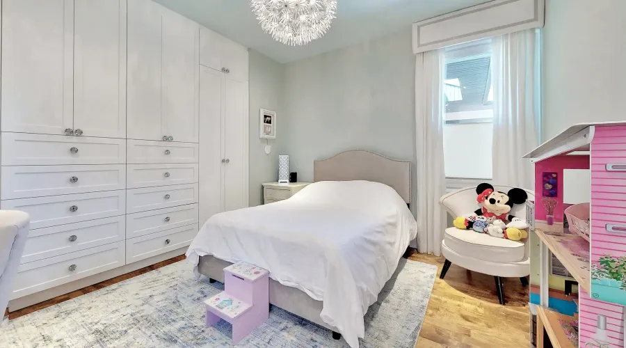 17 Dew Drop Crt, Vaughan, Ontario, L6A 1E9, Canada, 5 Bedrooms Bedrooms, 10 Rooms Rooms,6 BathroomsBathrooms,Residential,For Sale,Dew Drop,1952509