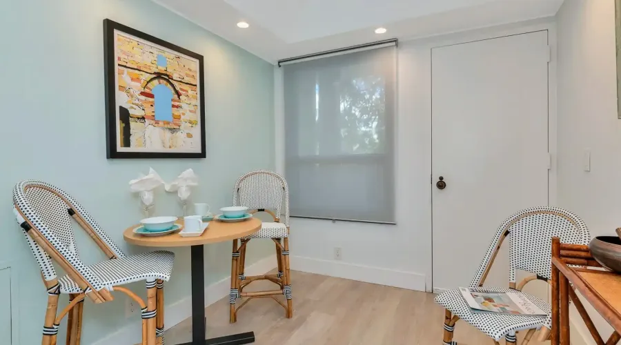 1255 N Gulfstream Ave, Sarasota, Florida, 34326, United States, 2 Bedrooms Bedrooms, 5 Rooms Rooms,2 BathroomsBathrooms,Condo,For Sale,Bay Plaza,Gulfstream,2,1953286