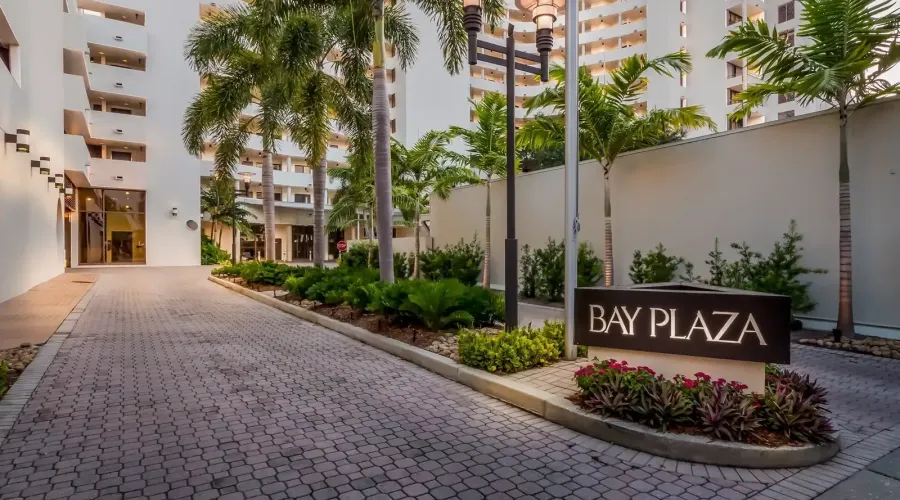 1255 N Gulfstream Ave, Sarasota, Florida, 34326, United States, 2 Bedrooms Bedrooms, 5 Rooms Rooms,2 BathroomsBathrooms,Condo,For Sale,Bay Plaza,Gulfstream,2,1953286