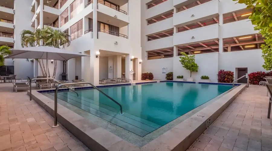 1255 N Gulfstream Ave, Sarasota, Florida, 34326, United States, 2 Bedrooms Bedrooms, 5 Rooms Rooms,2 BathroomsBathrooms,Condo,For Sale,Bay Plaza,Gulfstream,2,1953286