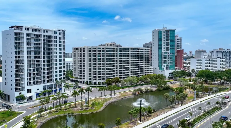 1255 N Gulfstream Ave, Sarasota, Florida, 34326, United States, 2 Bedrooms Bedrooms, 5 Rooms Rooms,2 BathroomsBathrooms,Condo,For Sale,Bay Plaza,Gulfstream,2,1953286