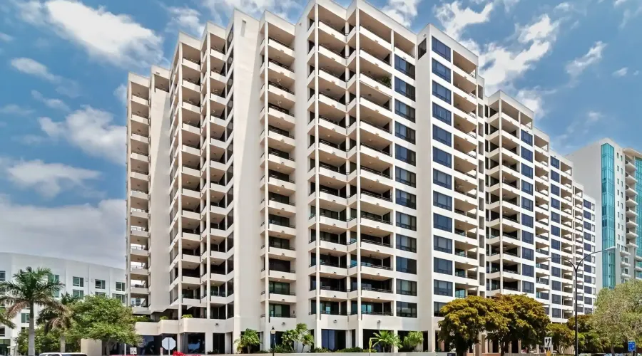 1255 N Gulfstream Ave, Sarasota, Florida, 34326, United States, 2 Bedrooms Bedrooms, 5 Rooms Rooms,2 BathroomsBathrooms,Condo,For Sale,Bay Plaza,Gulfstream,2,1953286