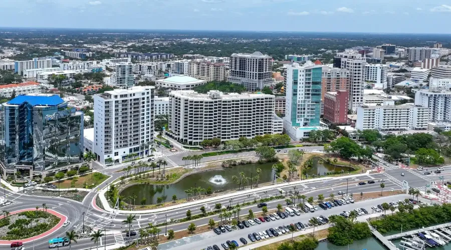 1255 N Gulfstream Ave, Sarasota, Florida, 34326, United States, 2 Bedrooms Bedrooms, 5 Rooms Rooms,2 BathroomsBathrooms,Condo,For Sale,Bay Plaza,Gulfstream,2,1953286