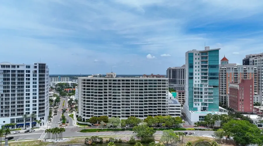 1255 N Gulfstream Ave, Sarasota, Florida, 34326, United States, 2 Bedrooms Bedrooms, 5 Rooms Rooms,2 BathroomsBathrooms,Condo,For Sale,Bay Plaza,Gulfstream,2,1953286