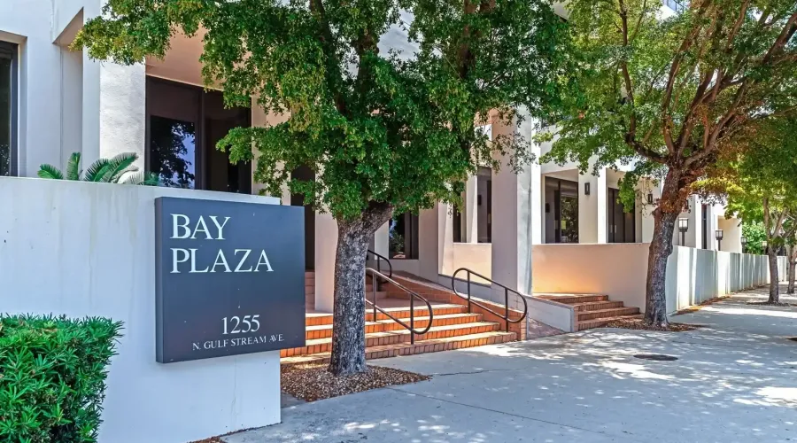 1255 N Gulfstream Ave, Sarasota, Florida, 34326, United States, 2 Bedrooms Bedrooms, 5 Rooms Rooms,2 BathroomsBathrooms,Condo,For Sale,Bay Plaza,Gulfstream,2,1953286