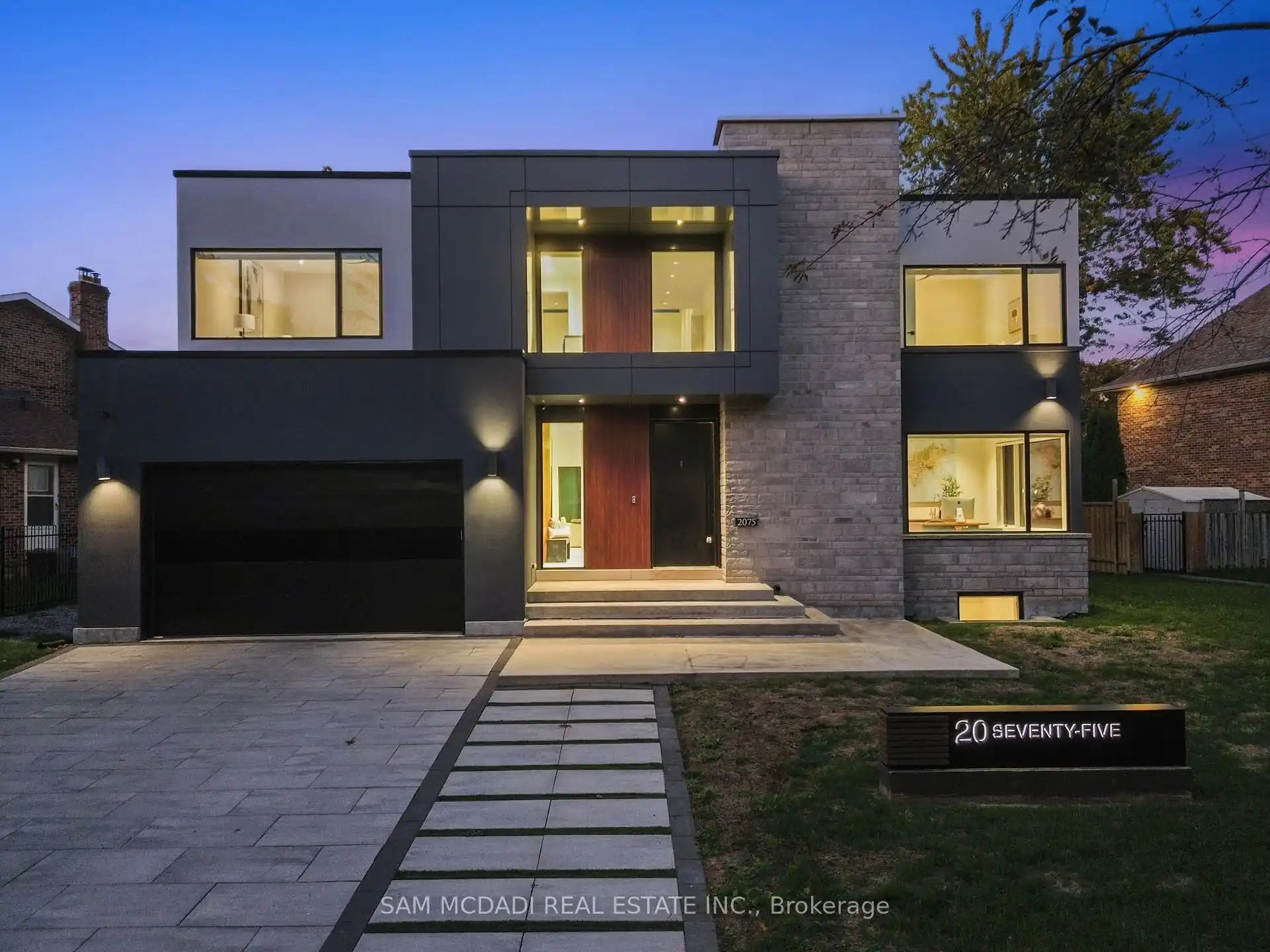 2075 Shawanaga Trail, Mississauga (W13105650) – image 1