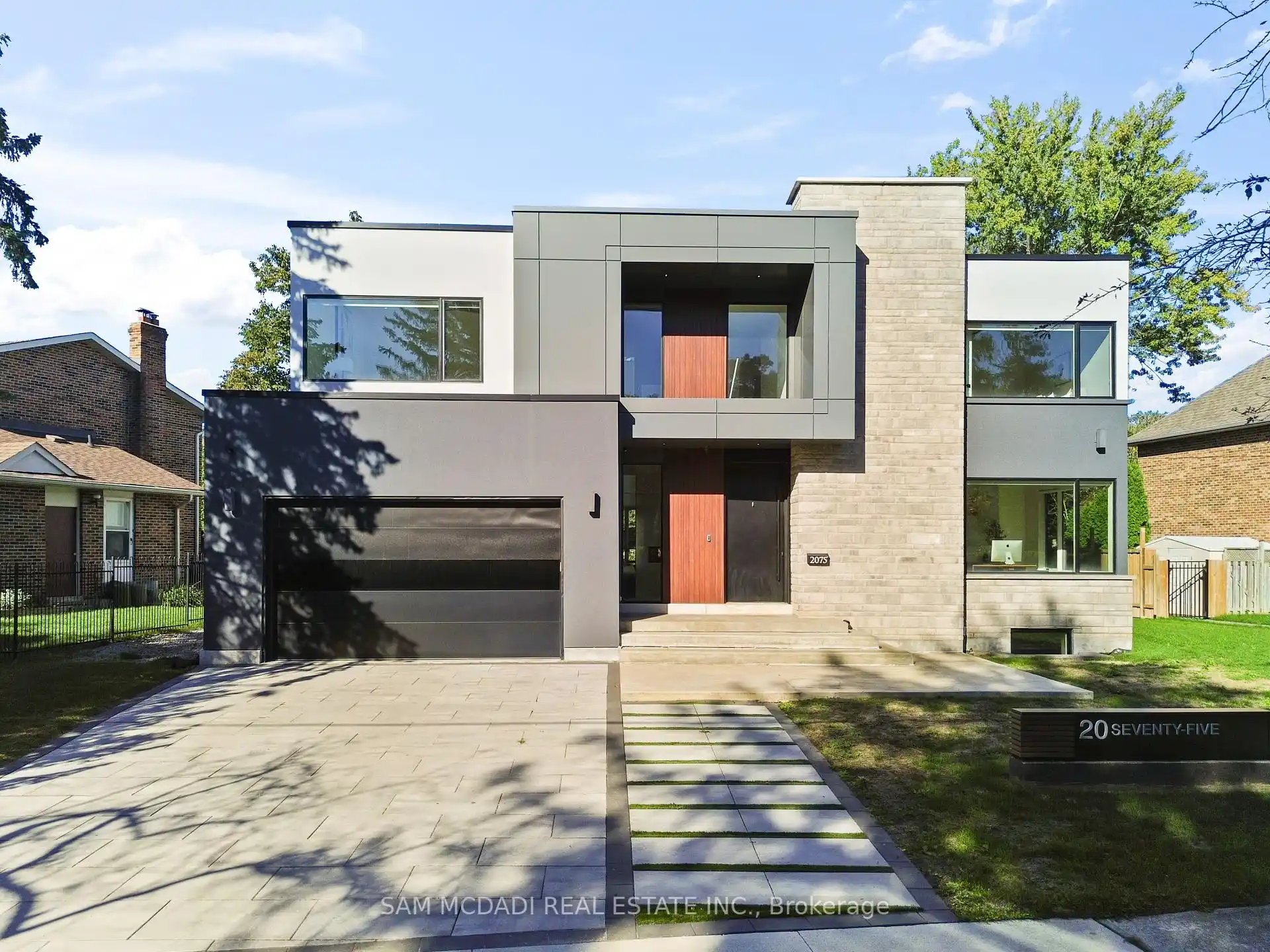 2075 Shawanaga Trail, Mississauga (W13105650) – image 2