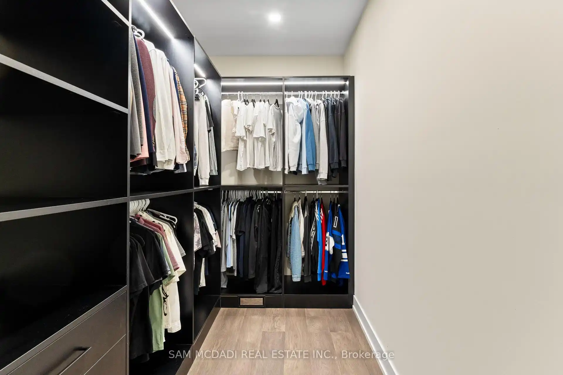 2075 Shawanaga Trail, Mississauga (W13105650) – image 23
