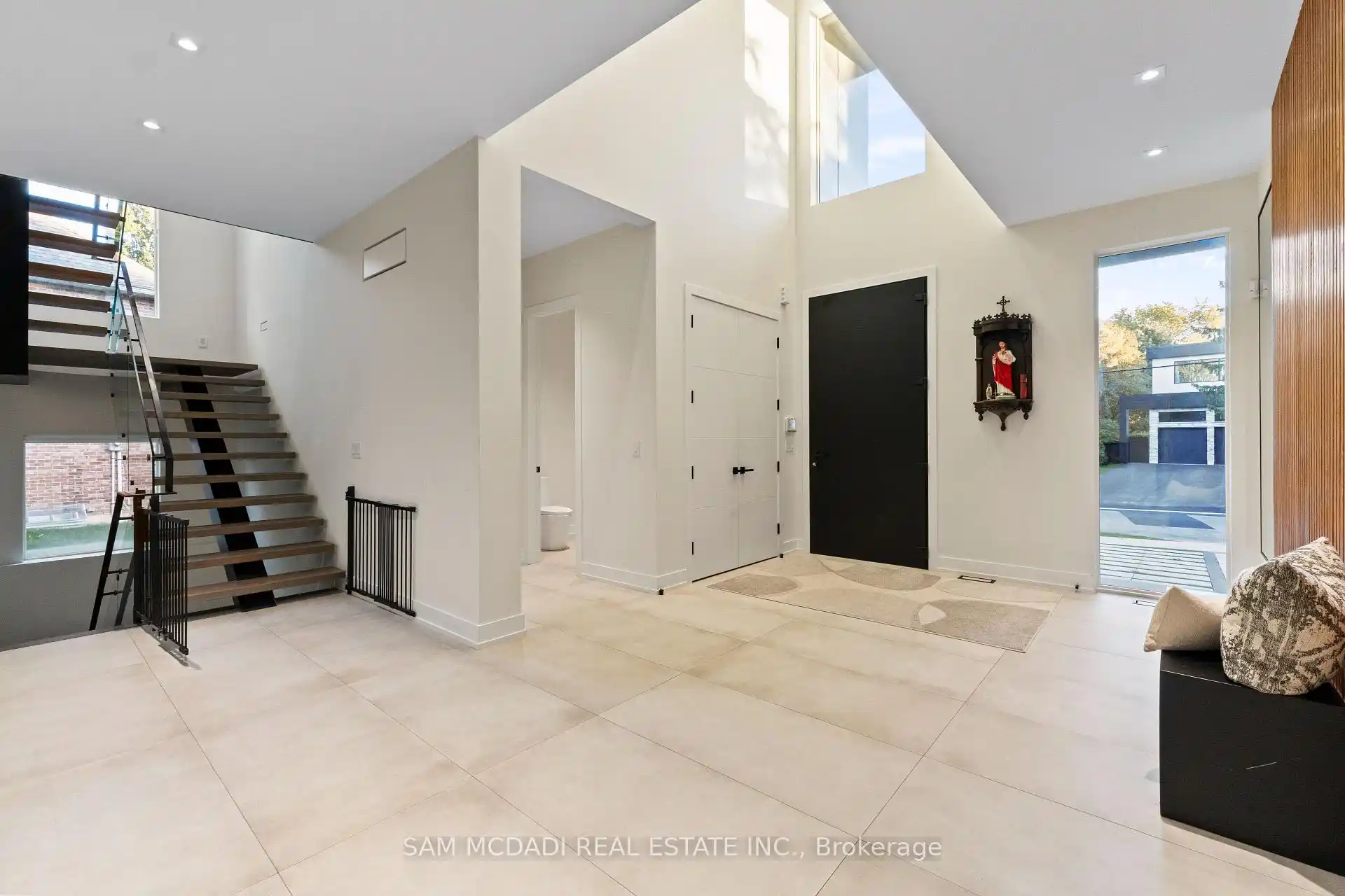 2075 Shawanaga Trail, Mississauga (W13105650) – image 3