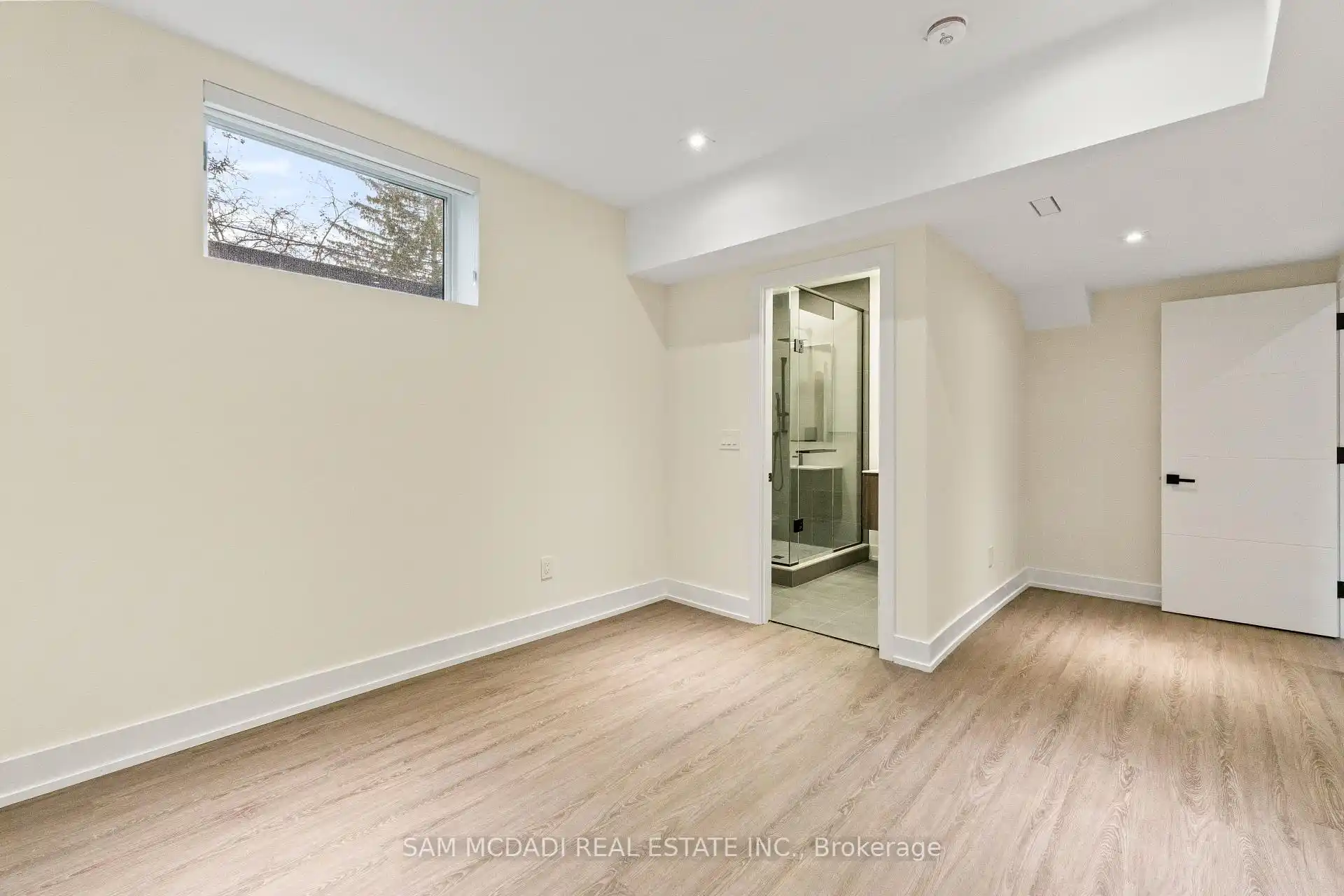 2075 Shawanaga Trail, Mississauga (W13105650) – image 43