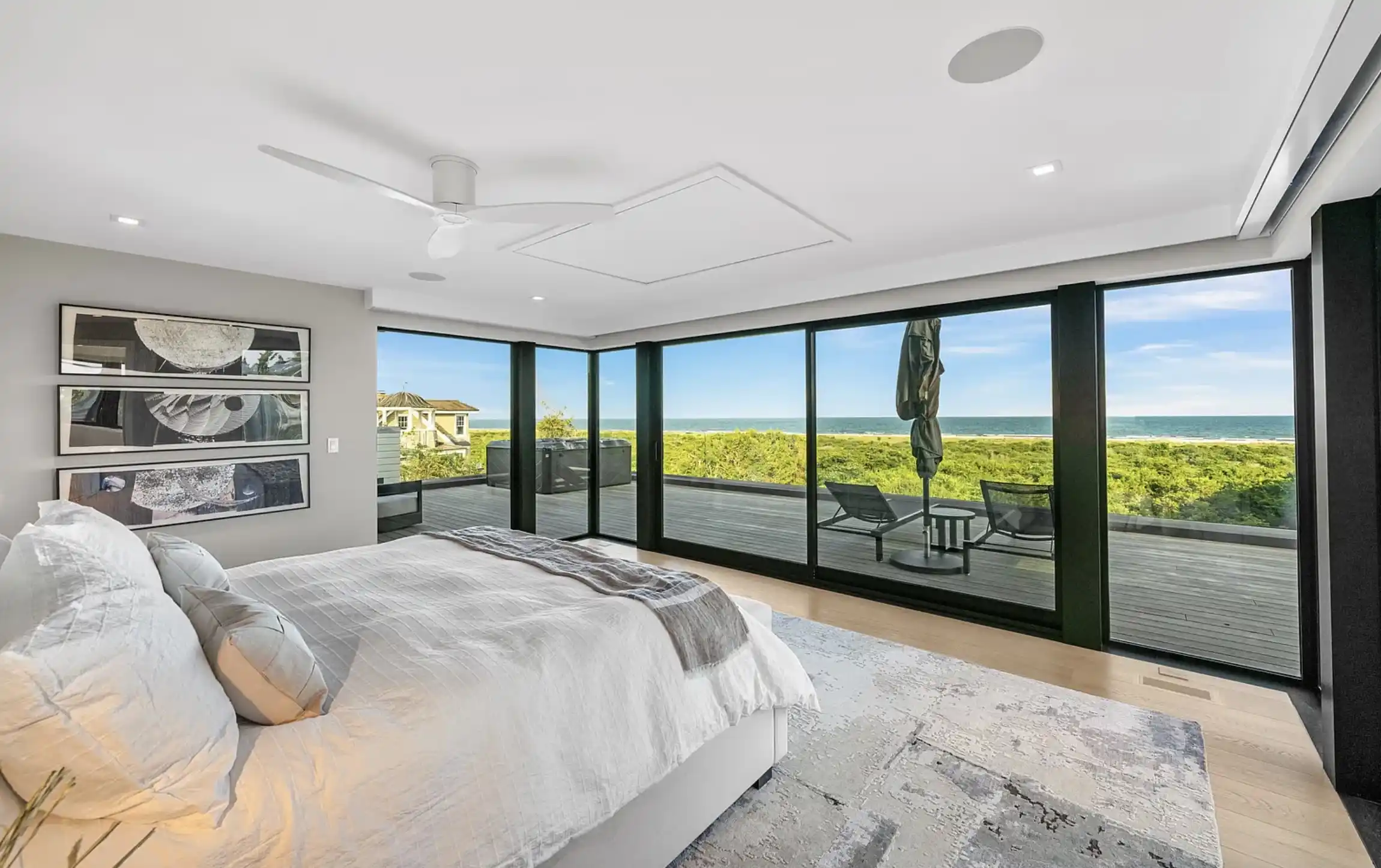One-of-a-Kind Oceanfront Masterpiece – image 10