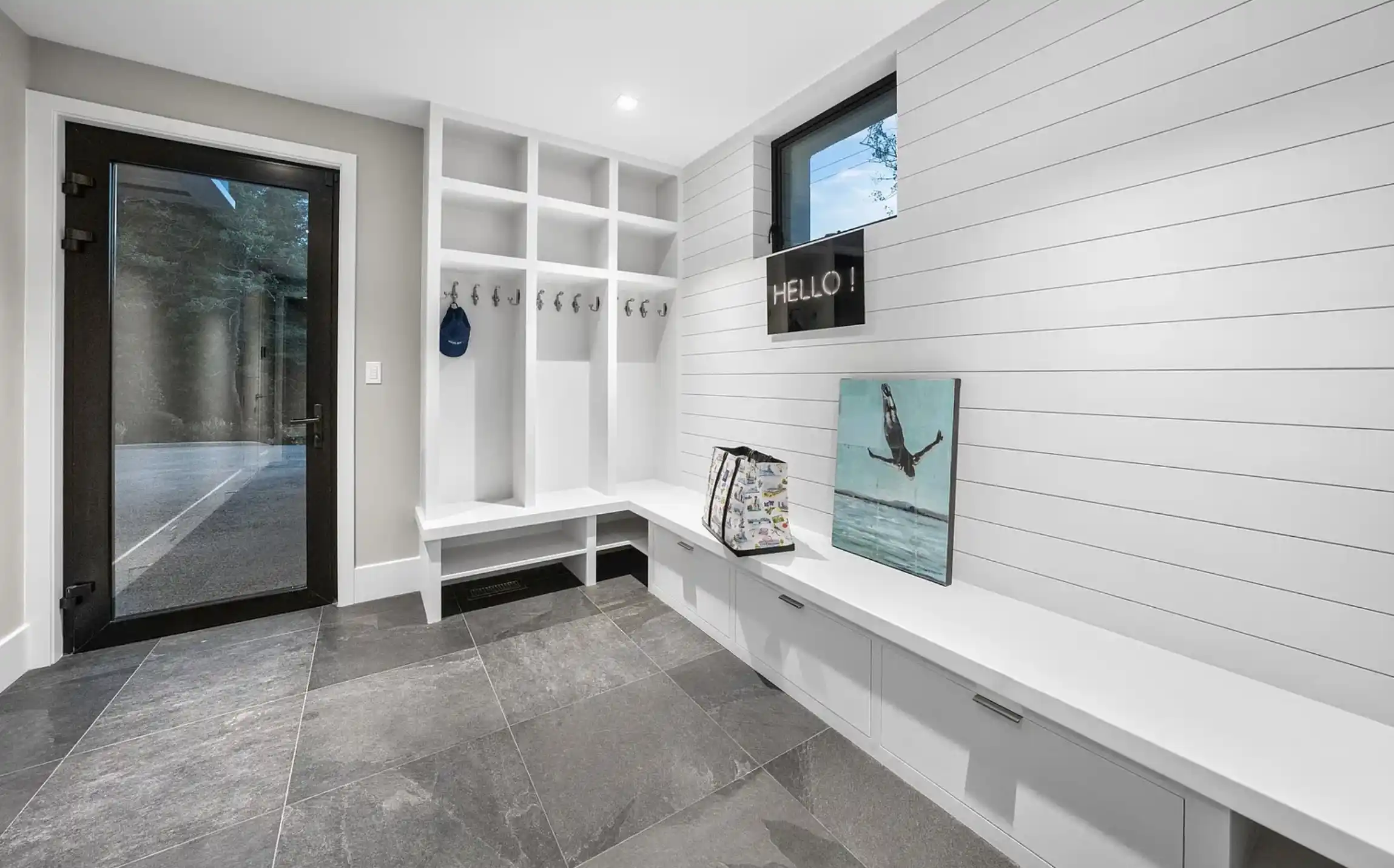 One-of-a-Kind Oceanfront Masterpiece – image 4