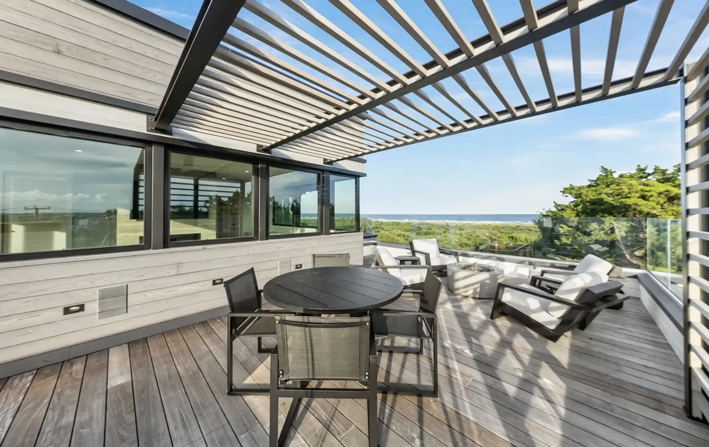 One-of-a-Kind Oceanfront Masterpiece – image 7