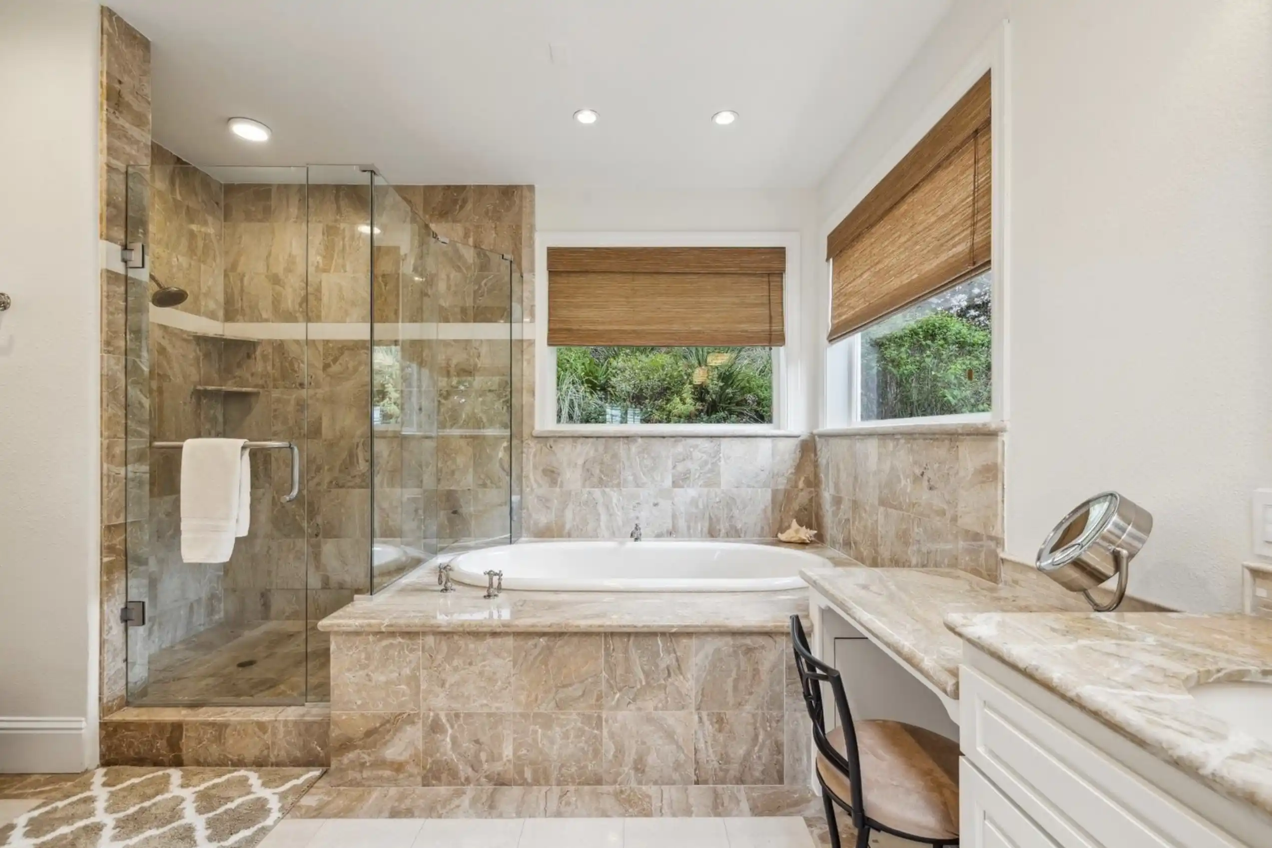 A Masterpiece of Bayfront Living – image 10