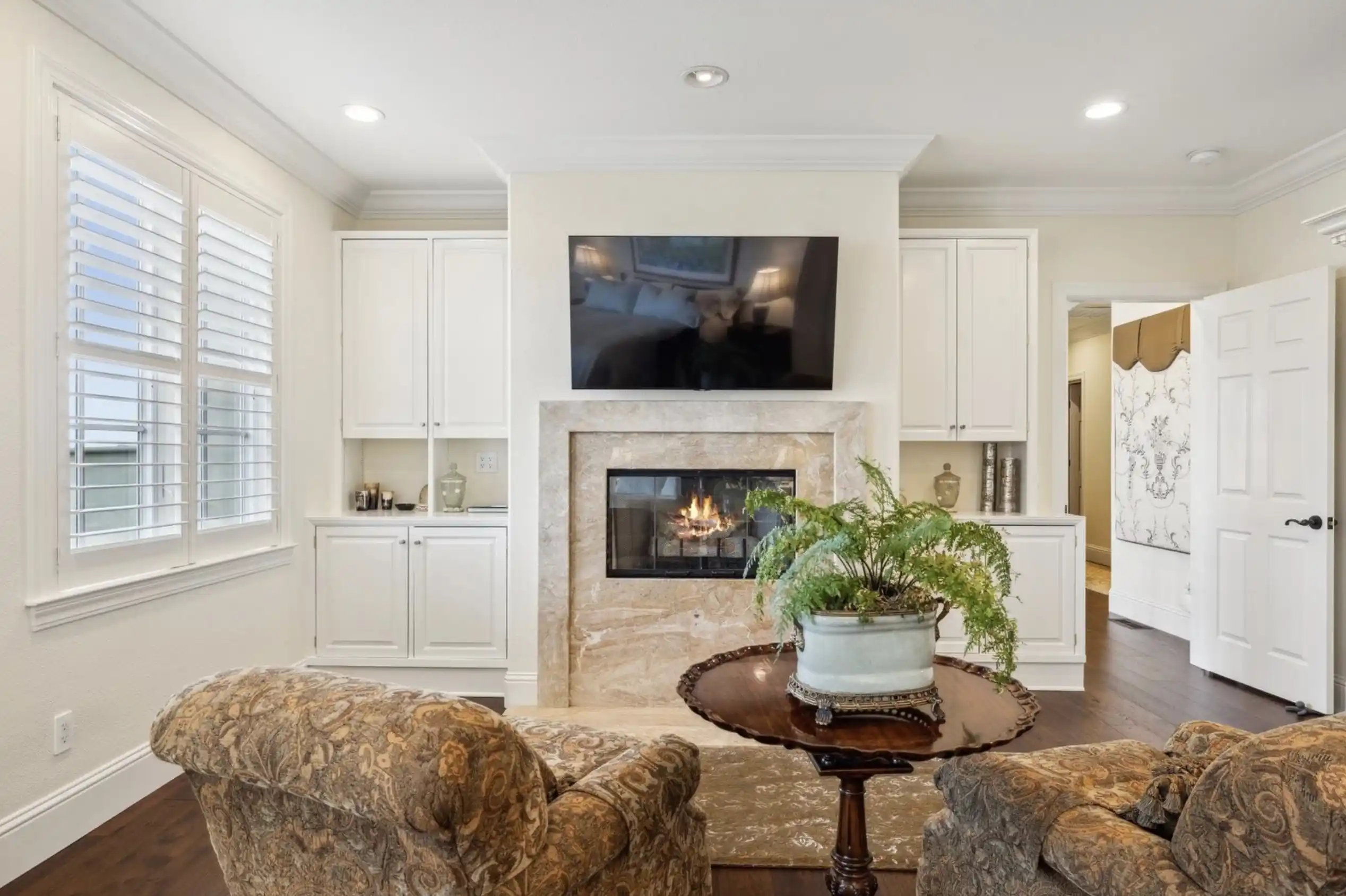 A Masterpiece of Bayfront Living – image 8