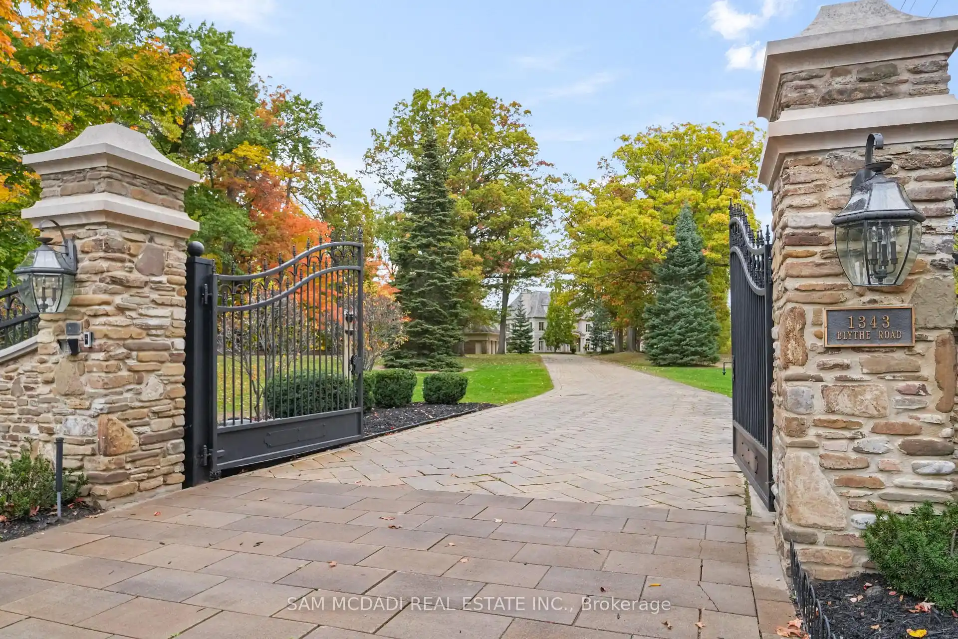 1343 Blythe Road, Mississauga (W12498050) – image 2