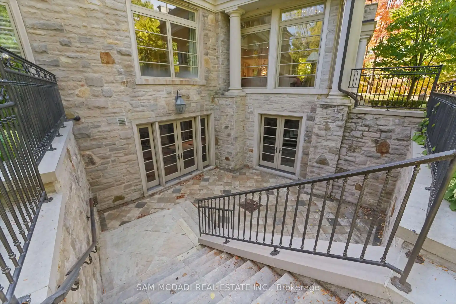1343 Blythe Road, Mississauga (W12498050) – image 43